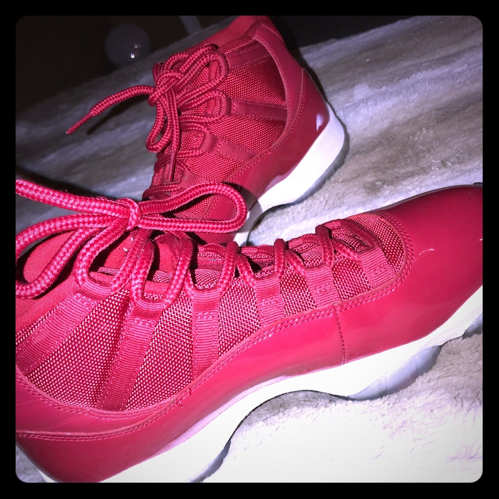 Red Jordan 11 Size 9 Mens
